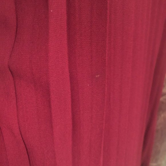 Lulu's Burgundy Pleated Midi Dress- XS - Picture 3 of 4